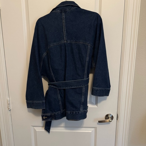 NWOT Levi's Belted Denim Jacket - Picture 3 of 6